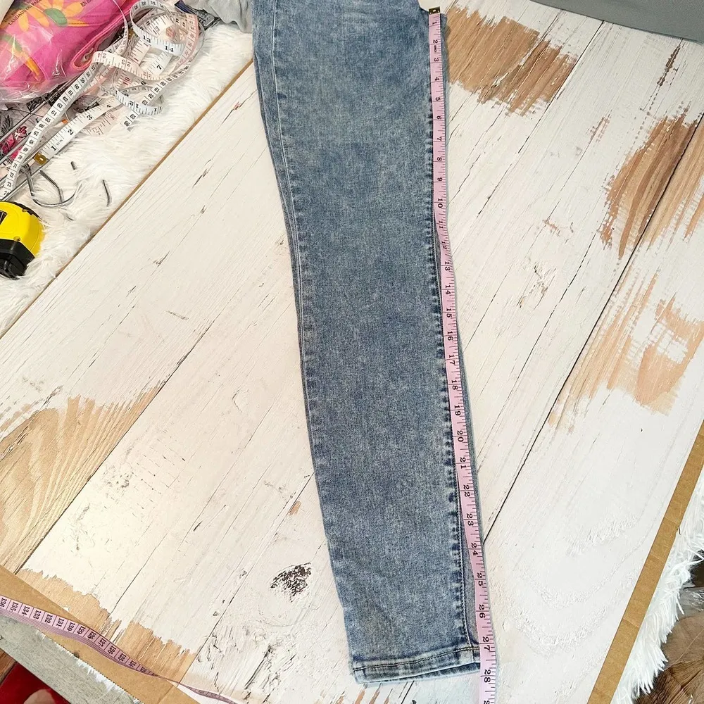 Lovers + Friends Mason High Rise Skinny Crop Size 26 Dakota - Image 10