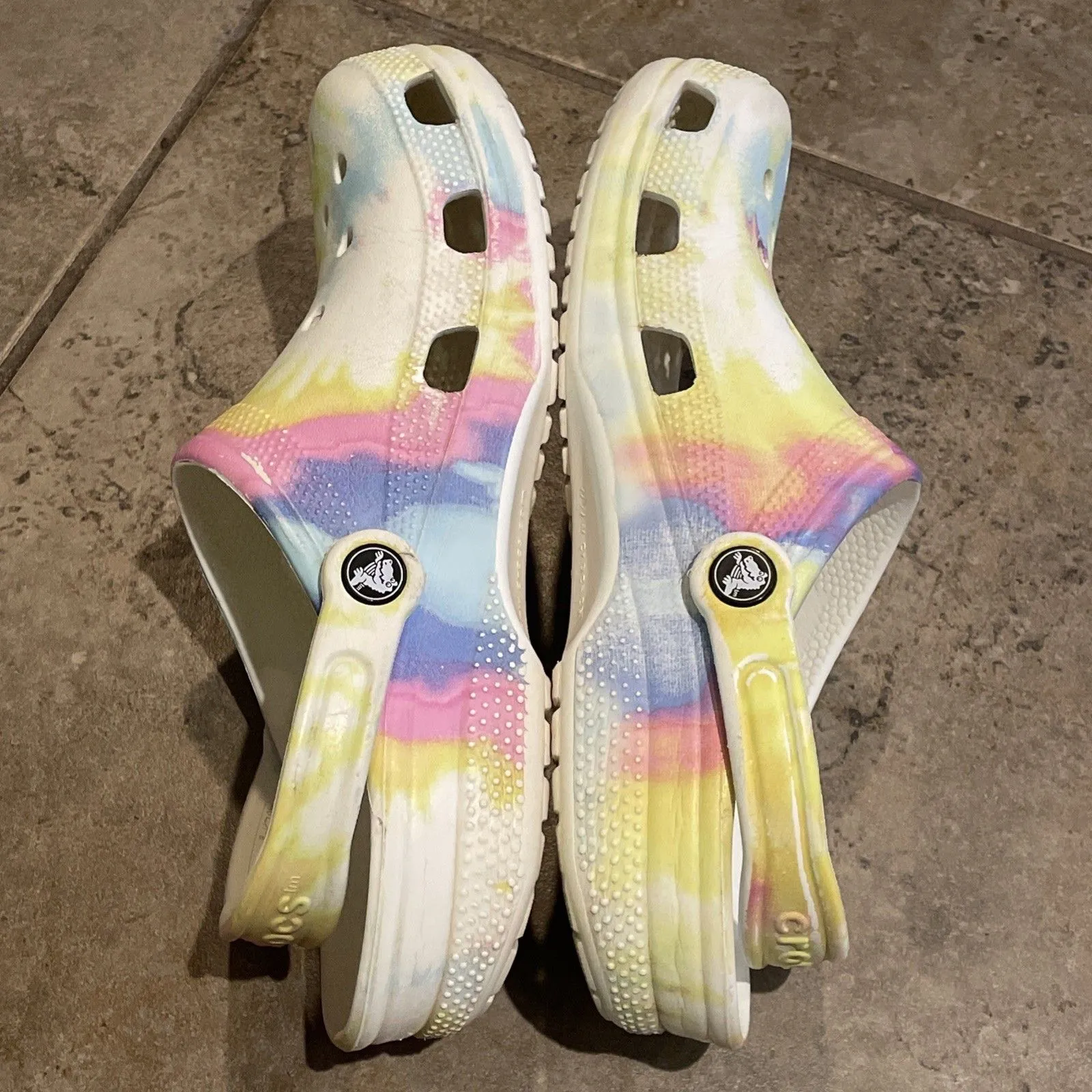 CROCS White Pastel Tie Dye Clog Sandal Shoes Unisex Mens 7 Womens 9 - Image 9