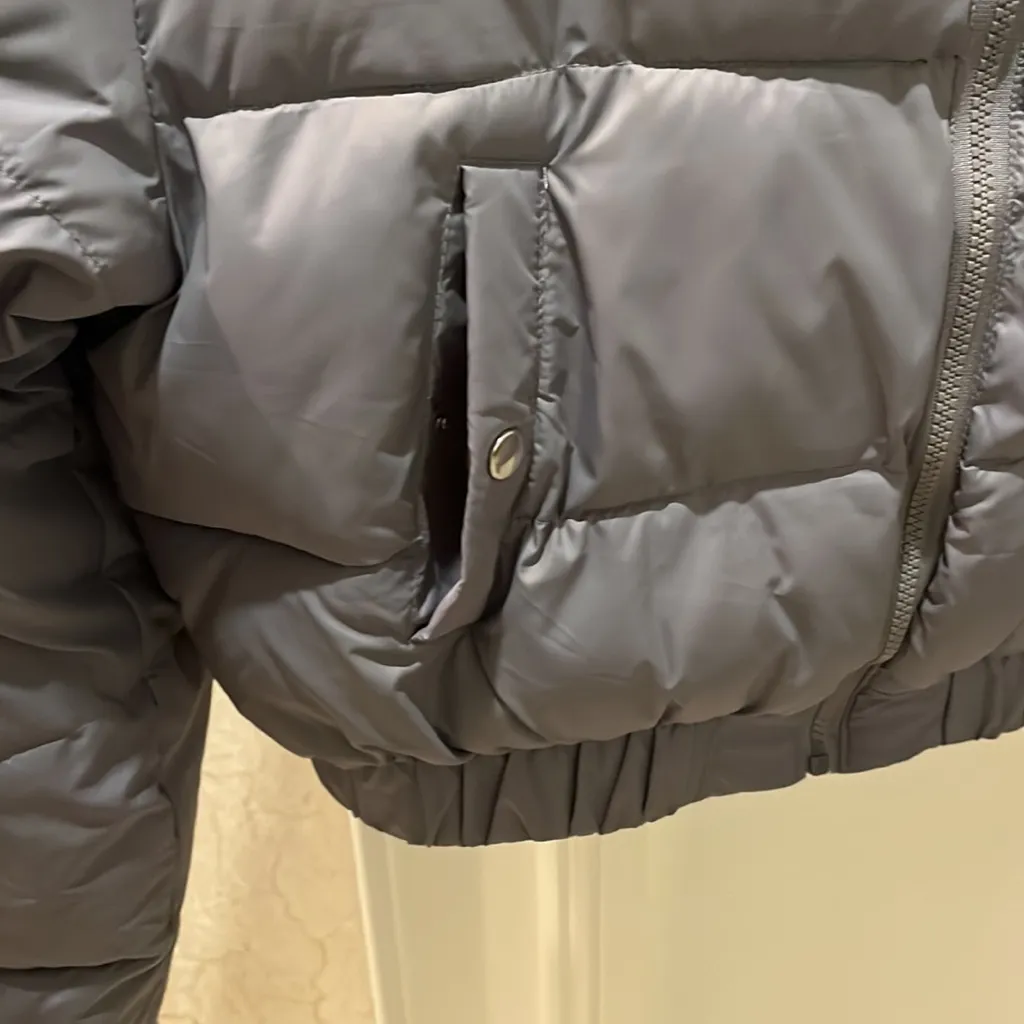 Matte Collection cropped puffer jacket size M - Image 3