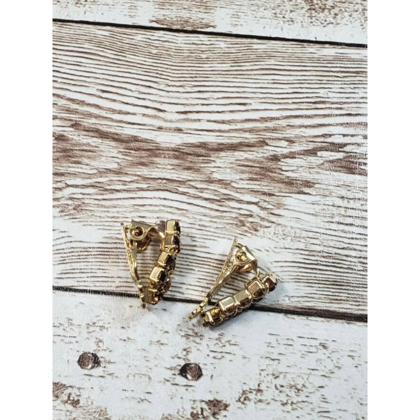 Vintage Clip On Earrings - Image 4