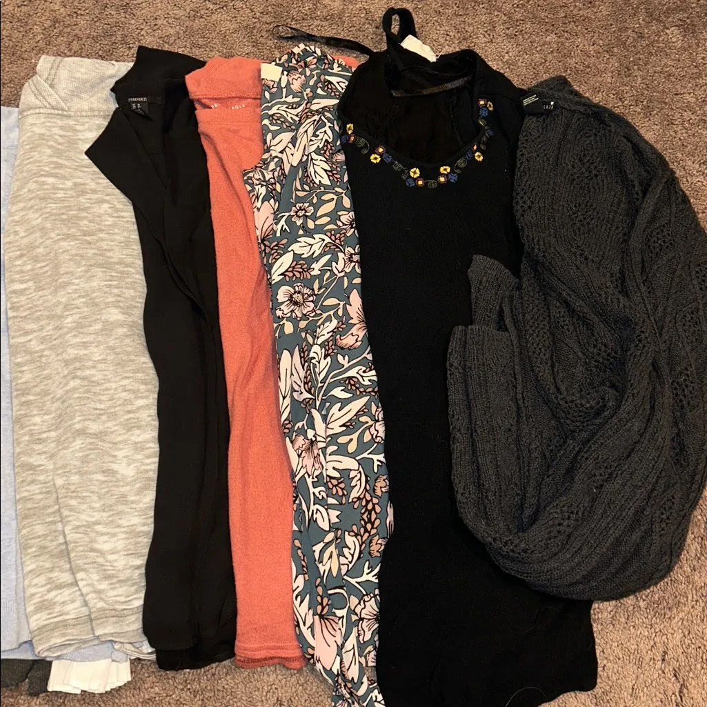 Size medium boho style tops & sweater bundle! - Image 3