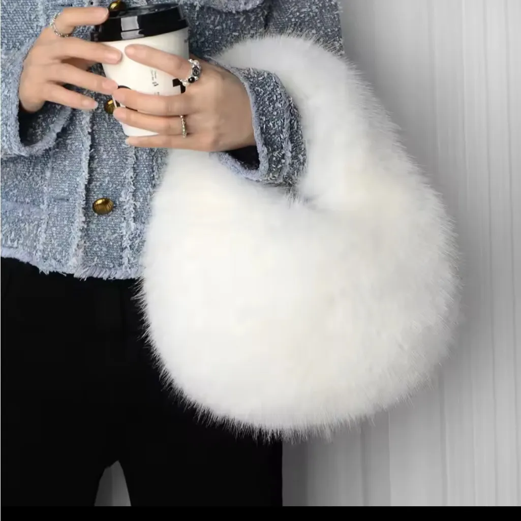 Elegant White Fur Women's Bag - Image 2