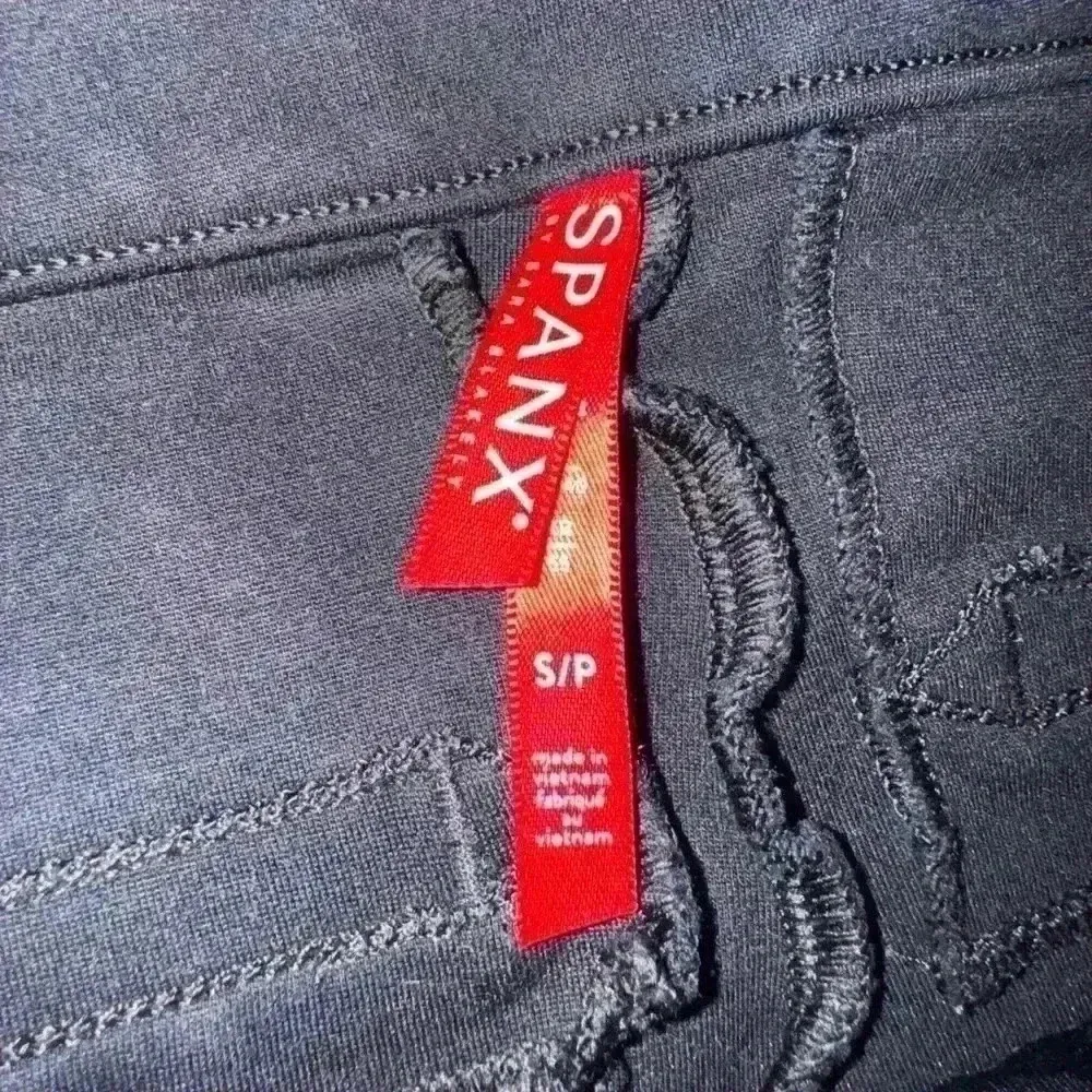 SPANX  Black Back Seam Skinny Ponte Knit Crop Pants Size S/P - Image 3