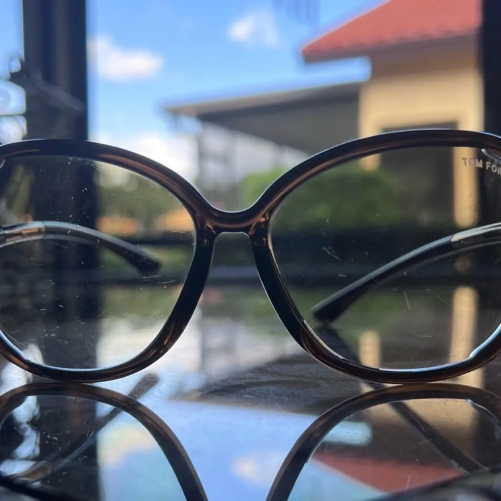 Tom Ford Soft Brown Oversized Sunglasses - Image 4