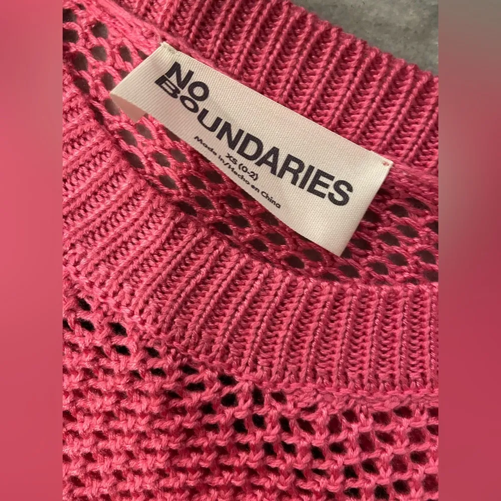 NWT No Boundaries Size XS Pink Mesh Long Sleeve Crew Neck Pullover Heart Sweater - Image 11