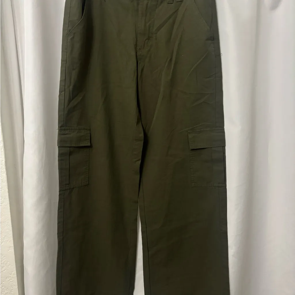 Stylish Olive Wide-Leg Pants - Image 2