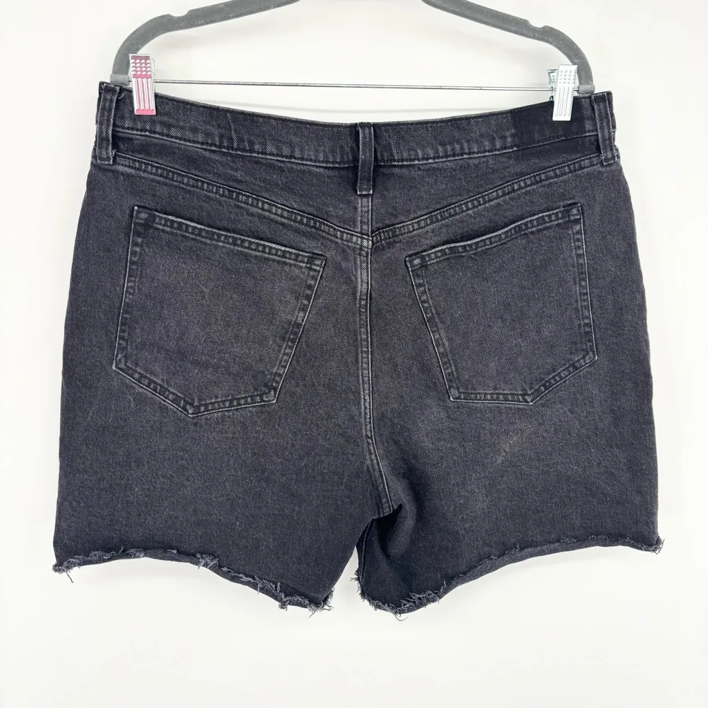 Abercrombie & Fitch The 7” Dad Short High Rise
Size 33 Black - Image 5