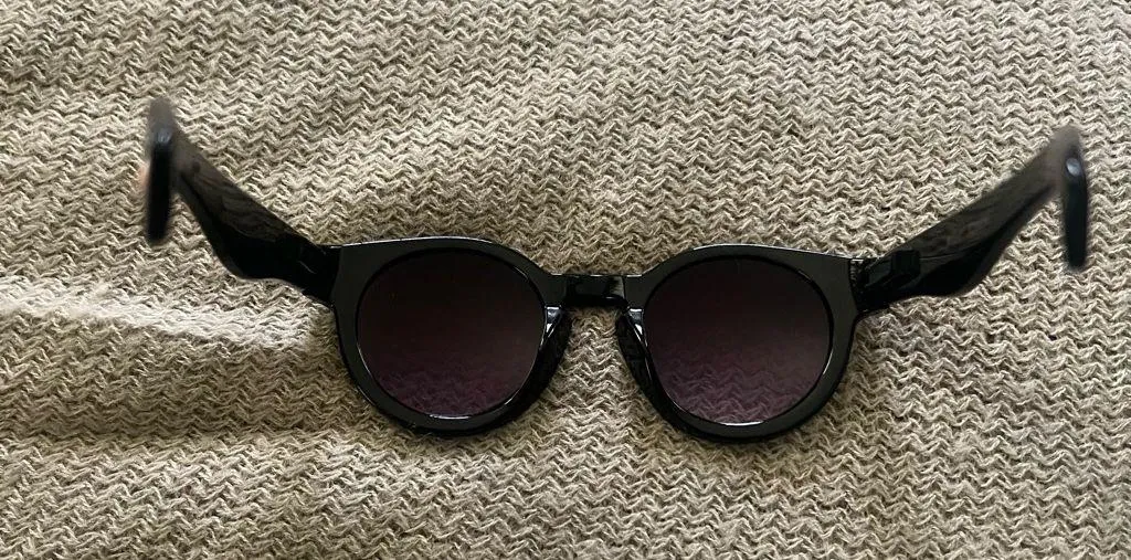 Betsey Johnson  sunglasses - Image 3