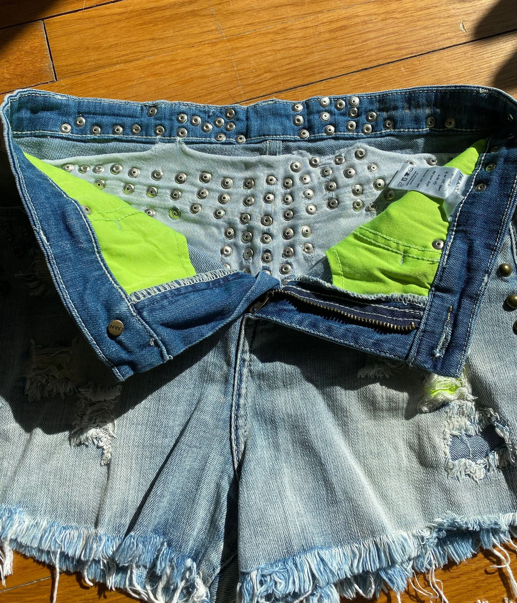 Studded  Shorts - Image 4
