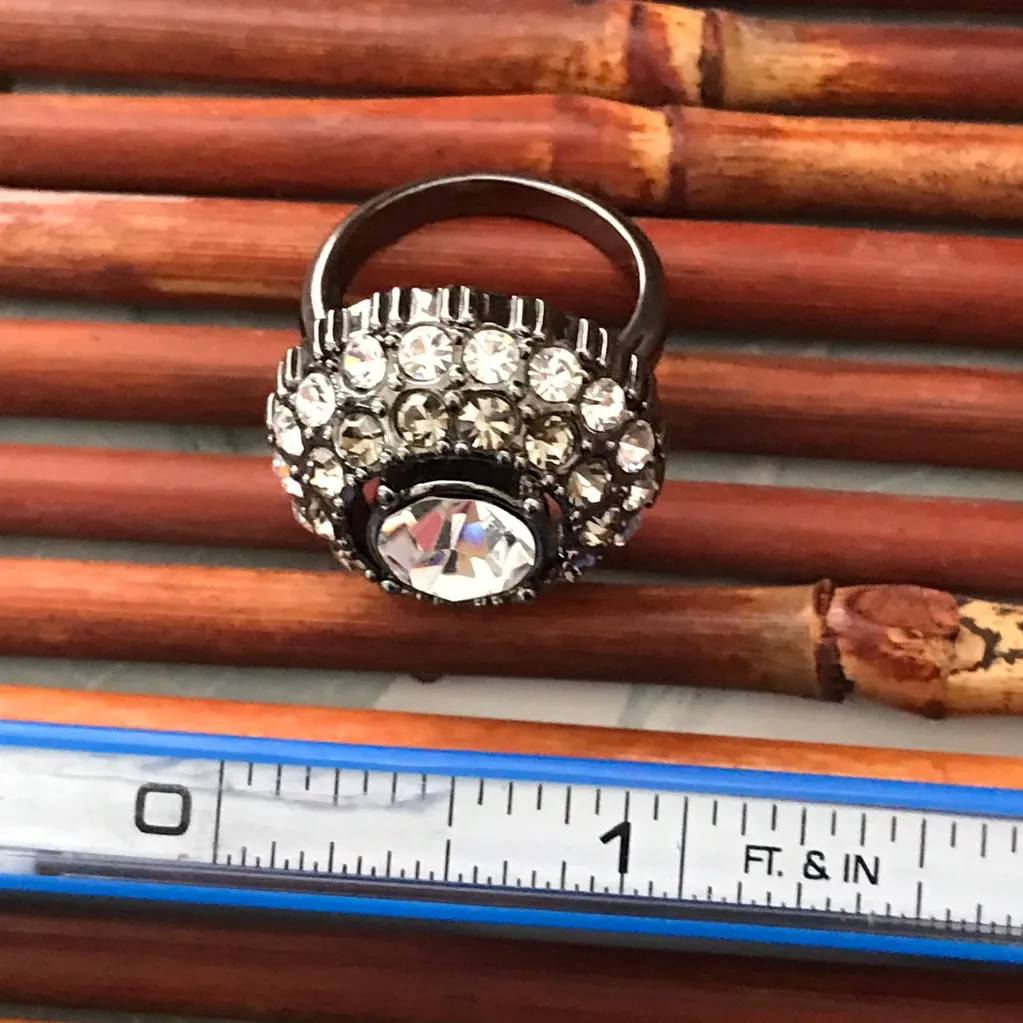 Premier Designs  Multi Crystal Dome Ring Size 8 - Image 12