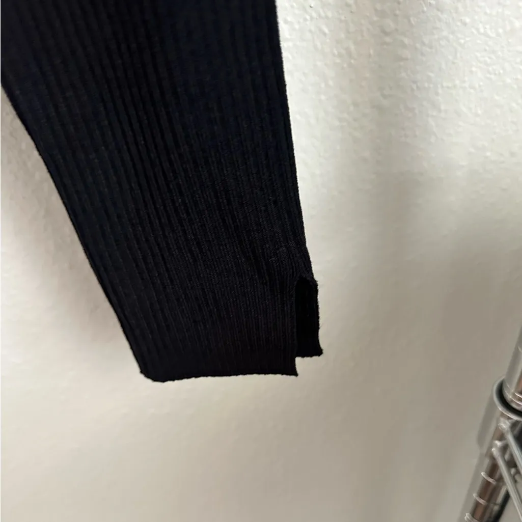 JASON WU COLLECTION V-Neck Black Ribbed Sweater. - Image 8