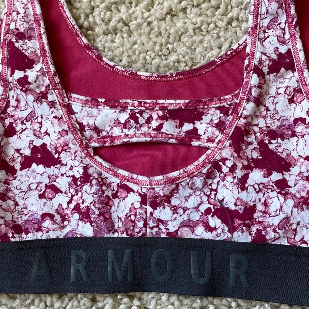 Under Armour very nice soft sports tank - Image 2