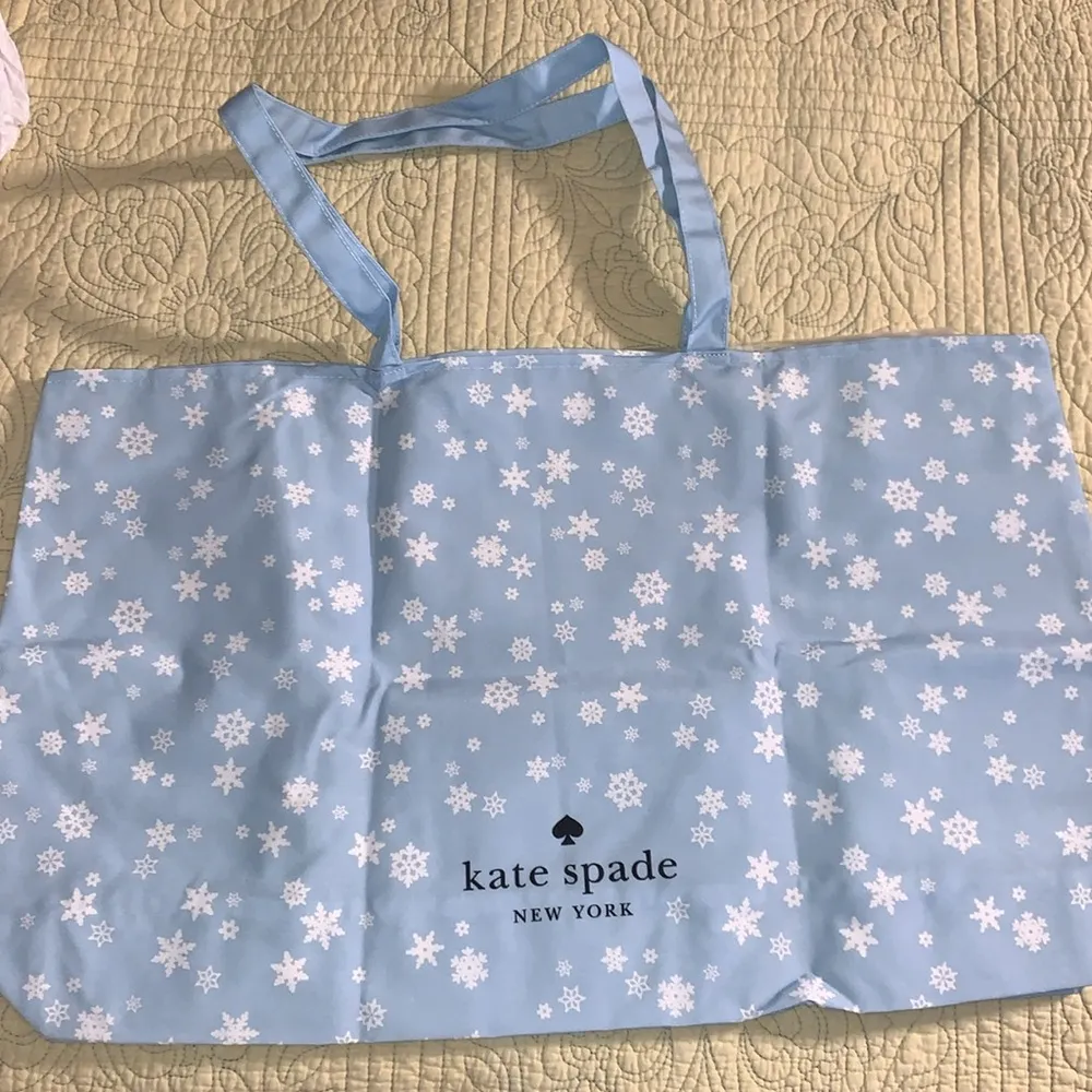 NWT Kate Spade Winter Snowflake Oversized Tote Bag - Image 2