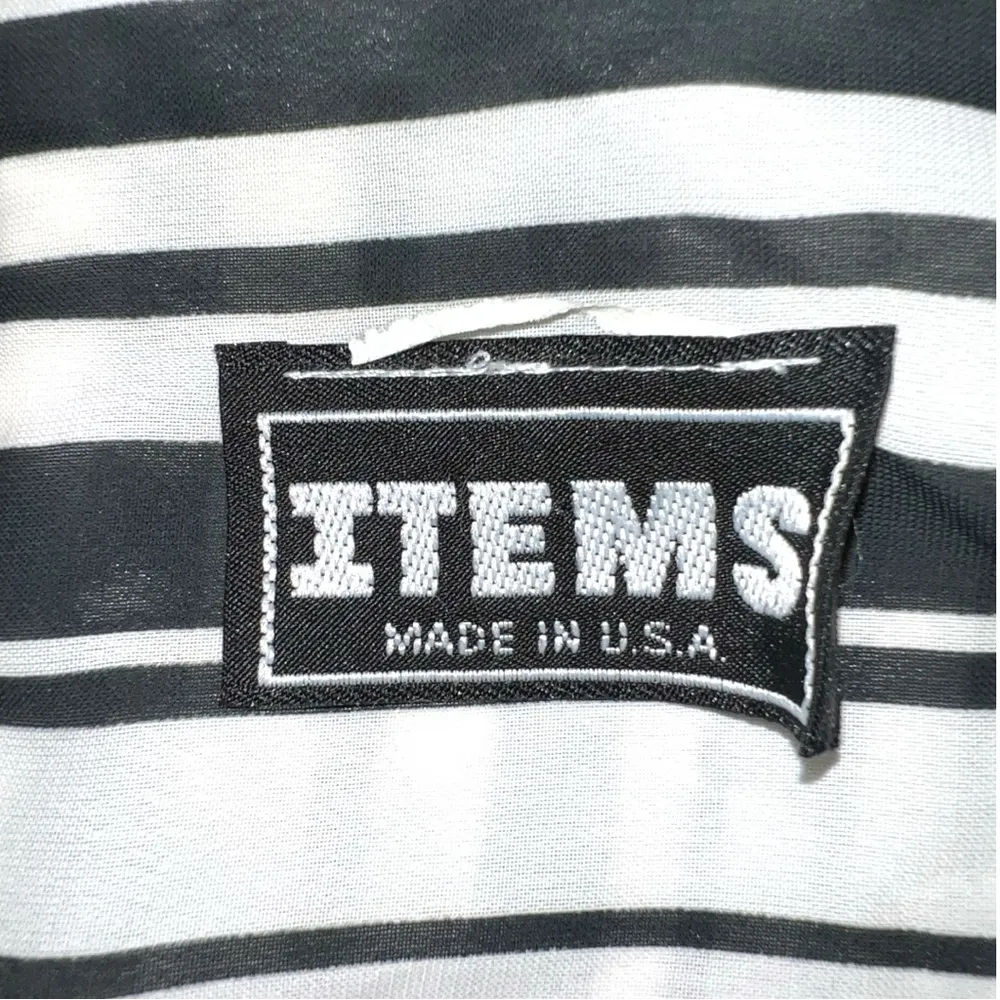 Items brand Striped Black and White Women's Top Size undefined - Image 6