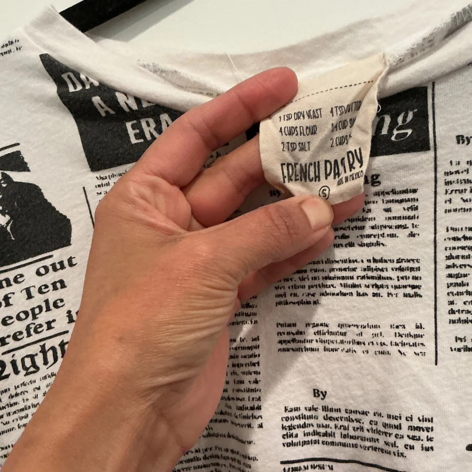 French Diary Newspaper Print Cropped Tee | Y2K Graphic Streetwear Top Sz Small - Image 4