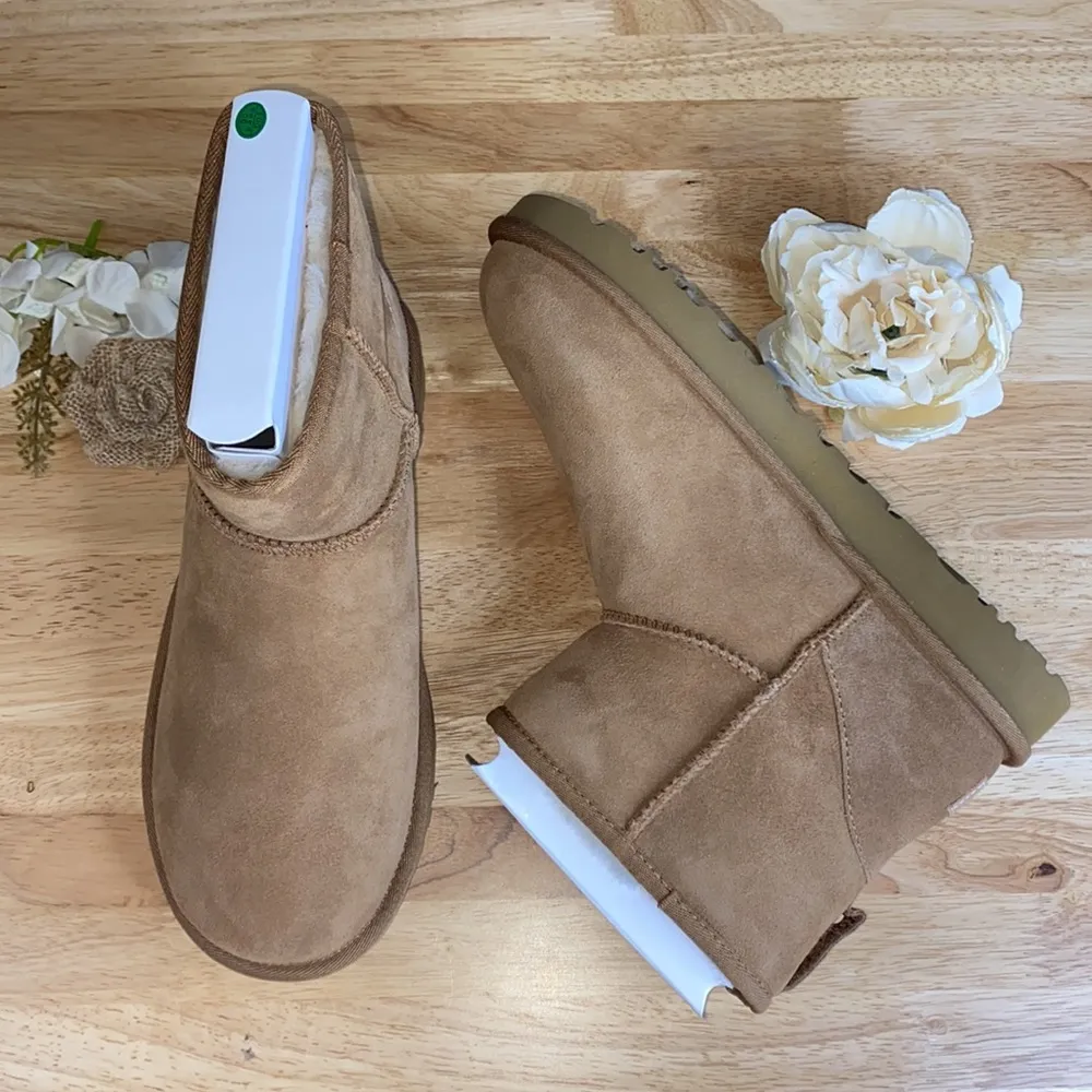 UGG Chestnut Mini Boot, 9M - Image 3