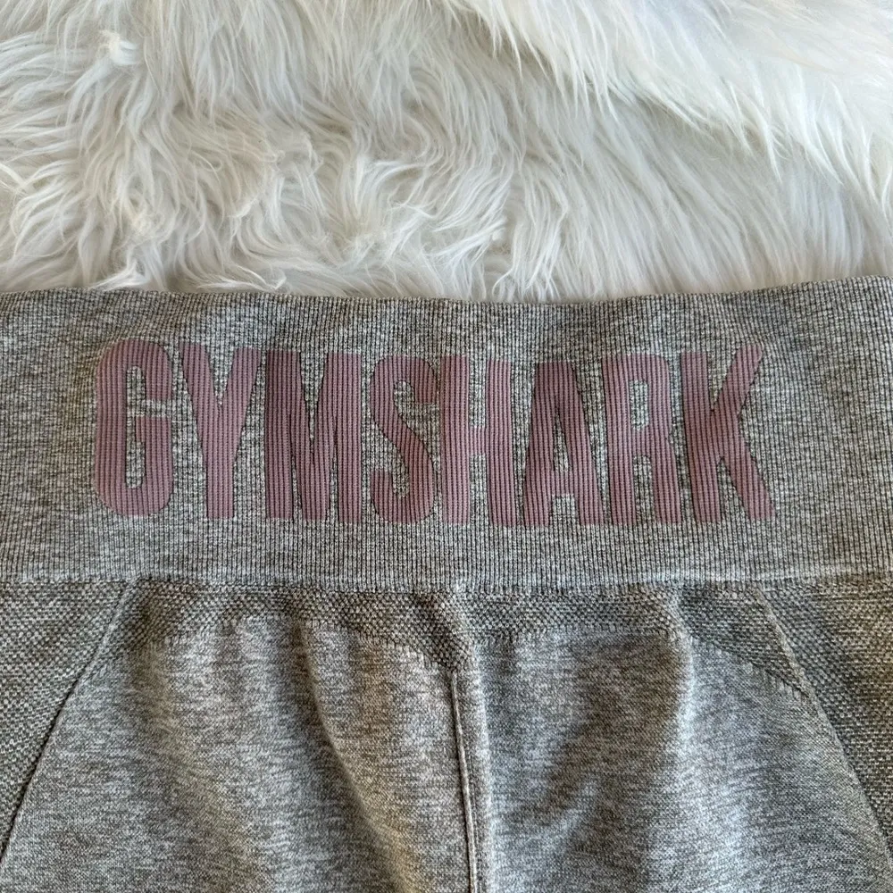 GYMSHARK Gray athletic Leggings - Image 3