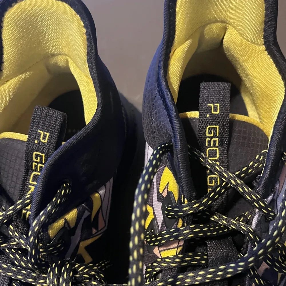 Colorful Geometric Sneakers Black Size 13 - Image 3