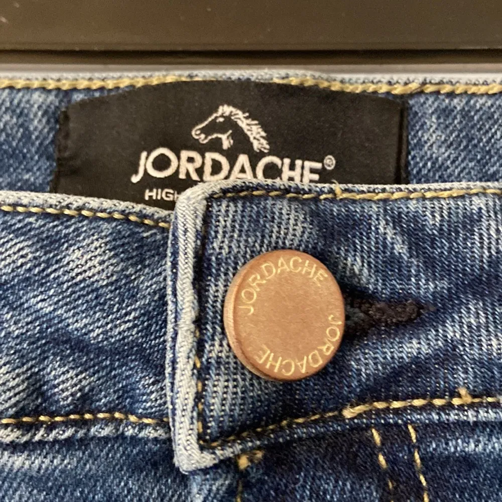 JORDACHE Jeans High Rise Straight-size 14 inseam 28” excellent condition - Image 3