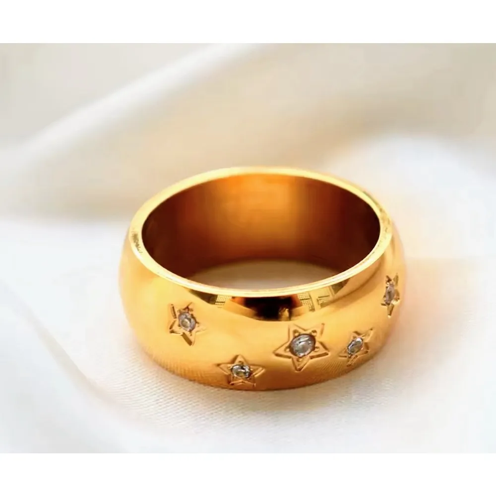 NEW Unisex Women’s Wide Gold Plated Simulated Diamond‎ Star Ring 8mm Band Size 7 - Image 8