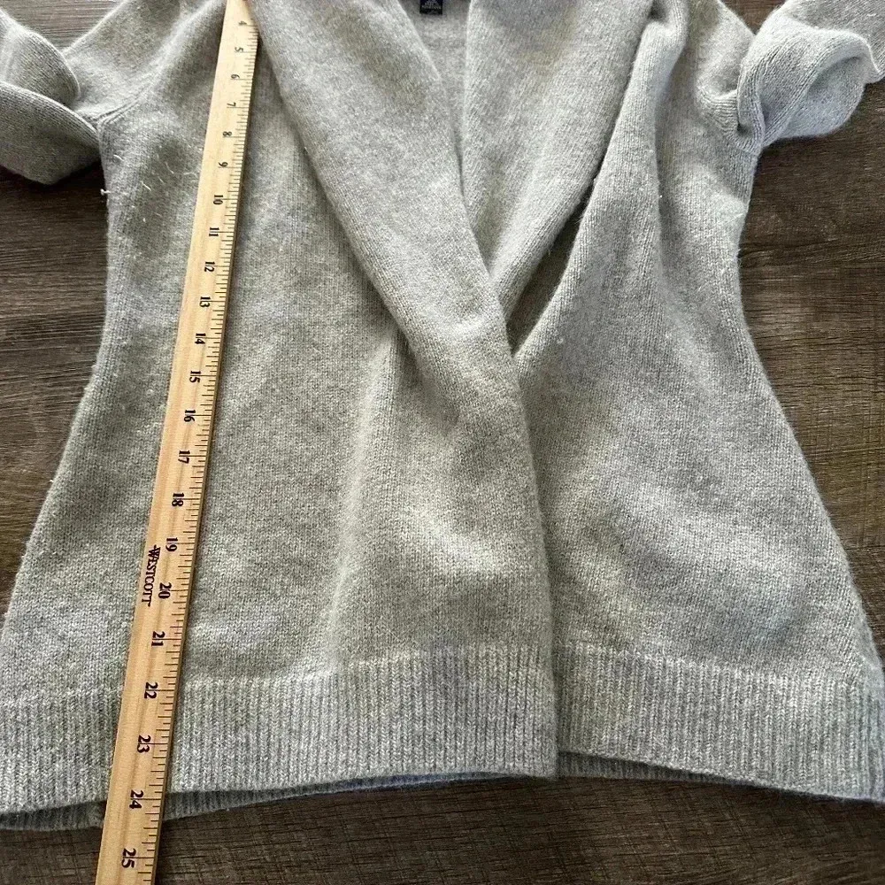 Banana Republic Angora Gray Shawl Collar Women's Cardigan Size Extra Small - Image 3