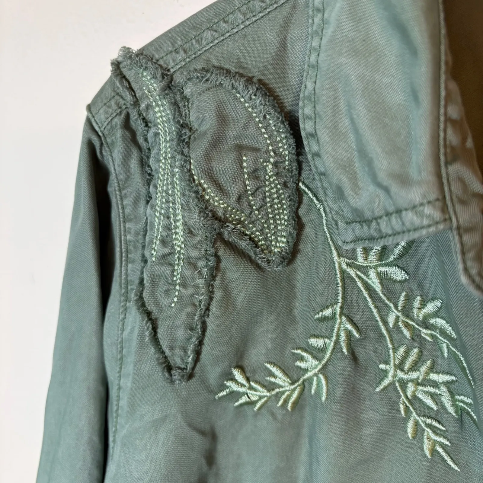 Chicos Embroidered Olive Green Button Down Long Sleeve Top Size‎ 3/US 16 - Image 3