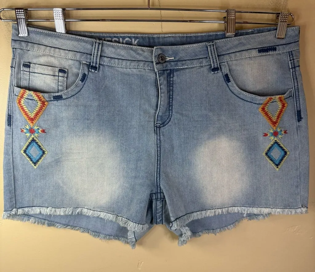 Lovesick Embroidered South Western Distressed Junior Denim Shorts Size 20 Boho Blue - Image 1