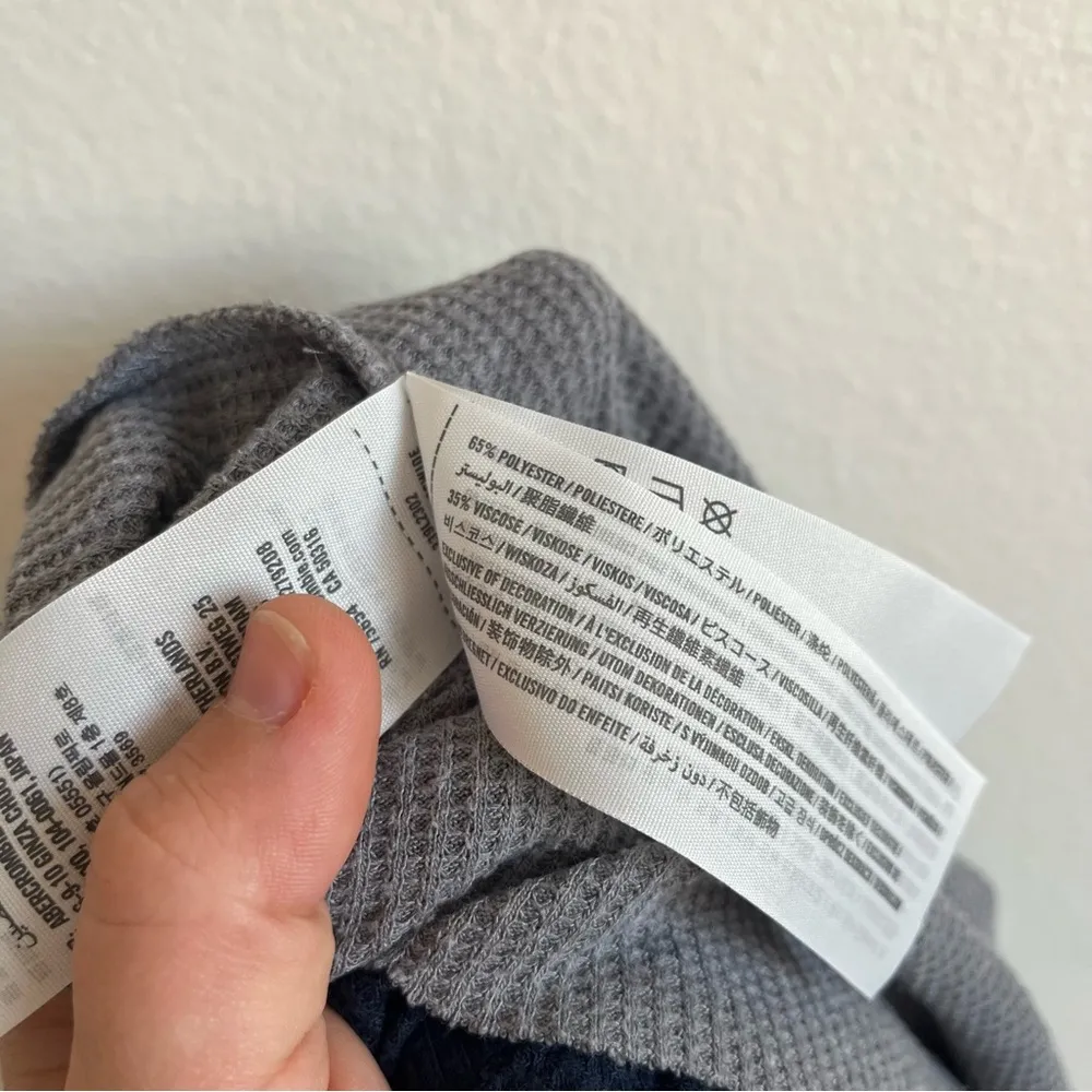 Hollister Womens Oversized Boyfriend Thermal Tee Blue Gray White Striped Crop XS - Image 8