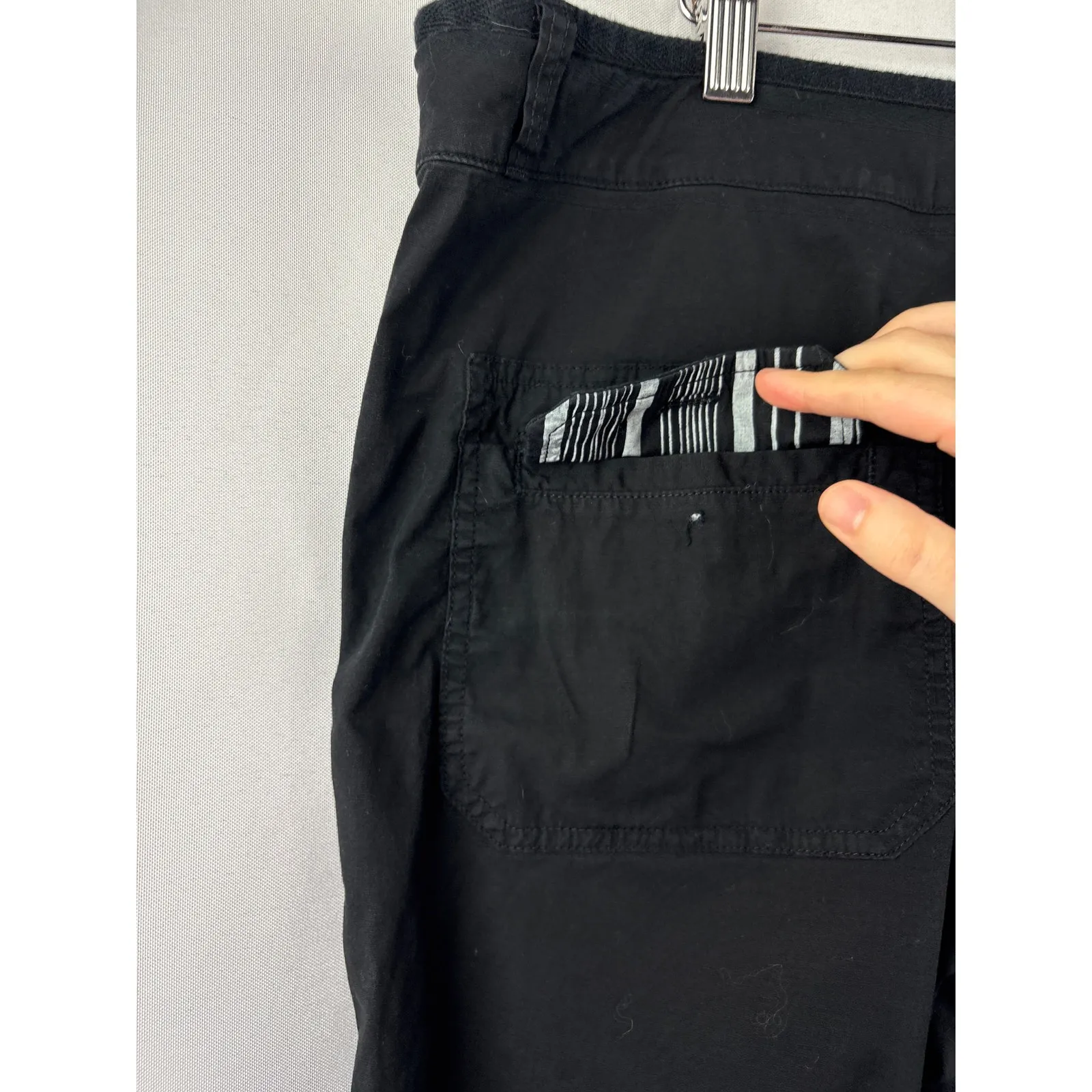 Women’s Fresh Produce XXL Black Capri Pants - Image 4