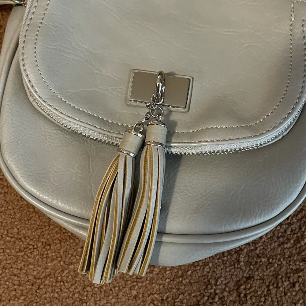 gray crossbody purse - Image 2
