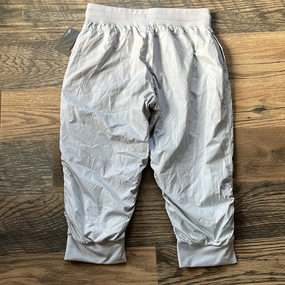 NWT Jillian Michaels Impact Capris Size M - Image 5