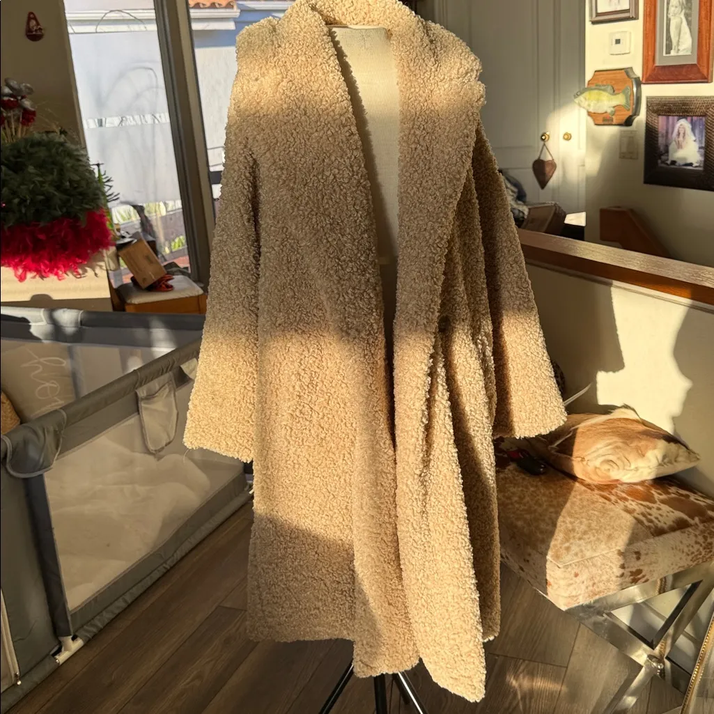 Truth by Republic Cozy Faux Fur oversized long Teddy style trench coat large - Image 3