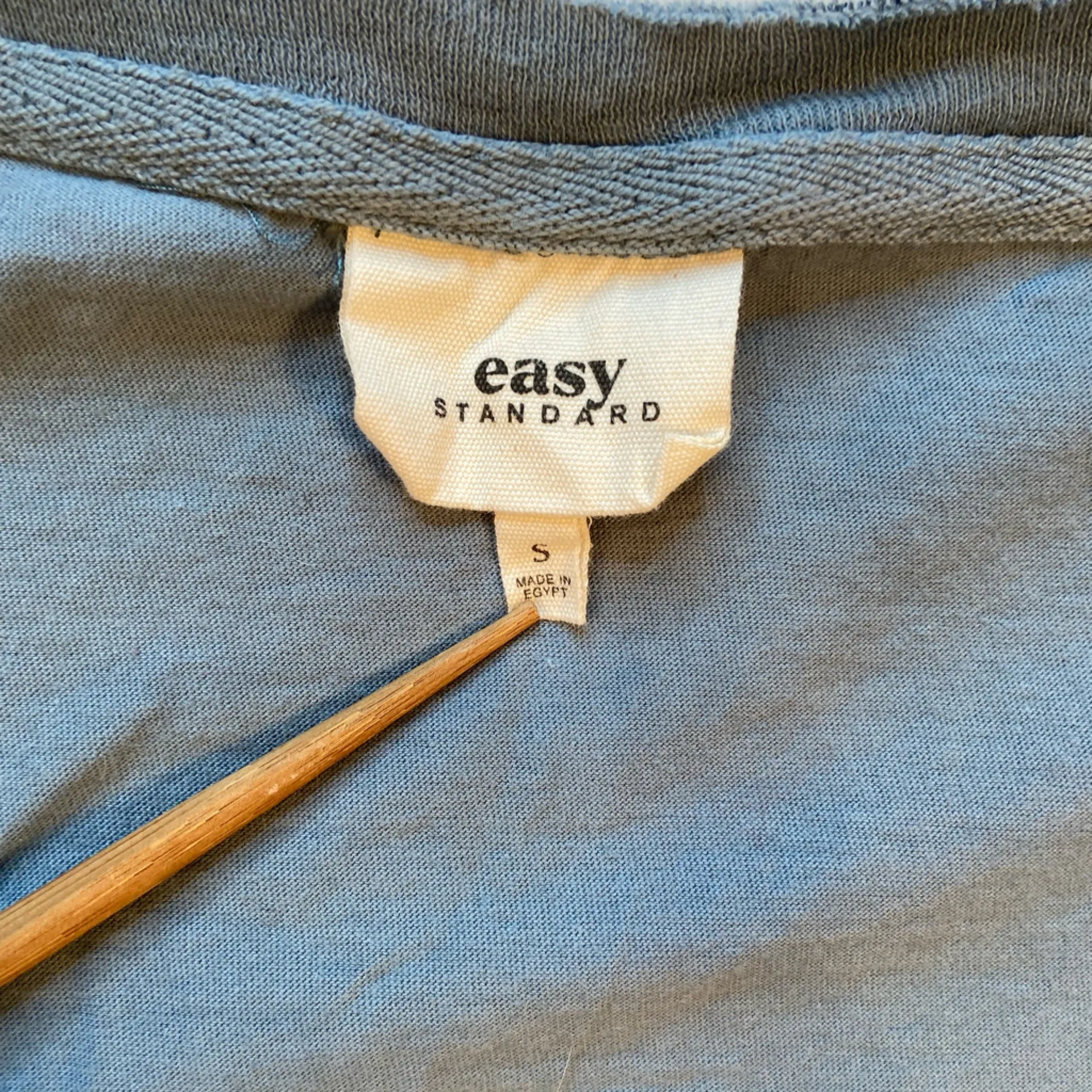 Easy Standard v neck short sleeve tee shirt, size‎ small Blue - Image 3