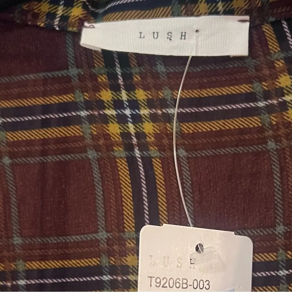Lush Sheer Plaid Long Sleeve Surplice Faux Wrap Blouse in Dark‎ Wine Size Small - Image 11