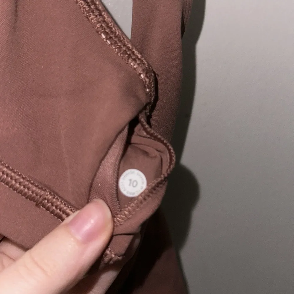 Lululemon Align Tank in Spiced Chai in Size 10 - Image 4