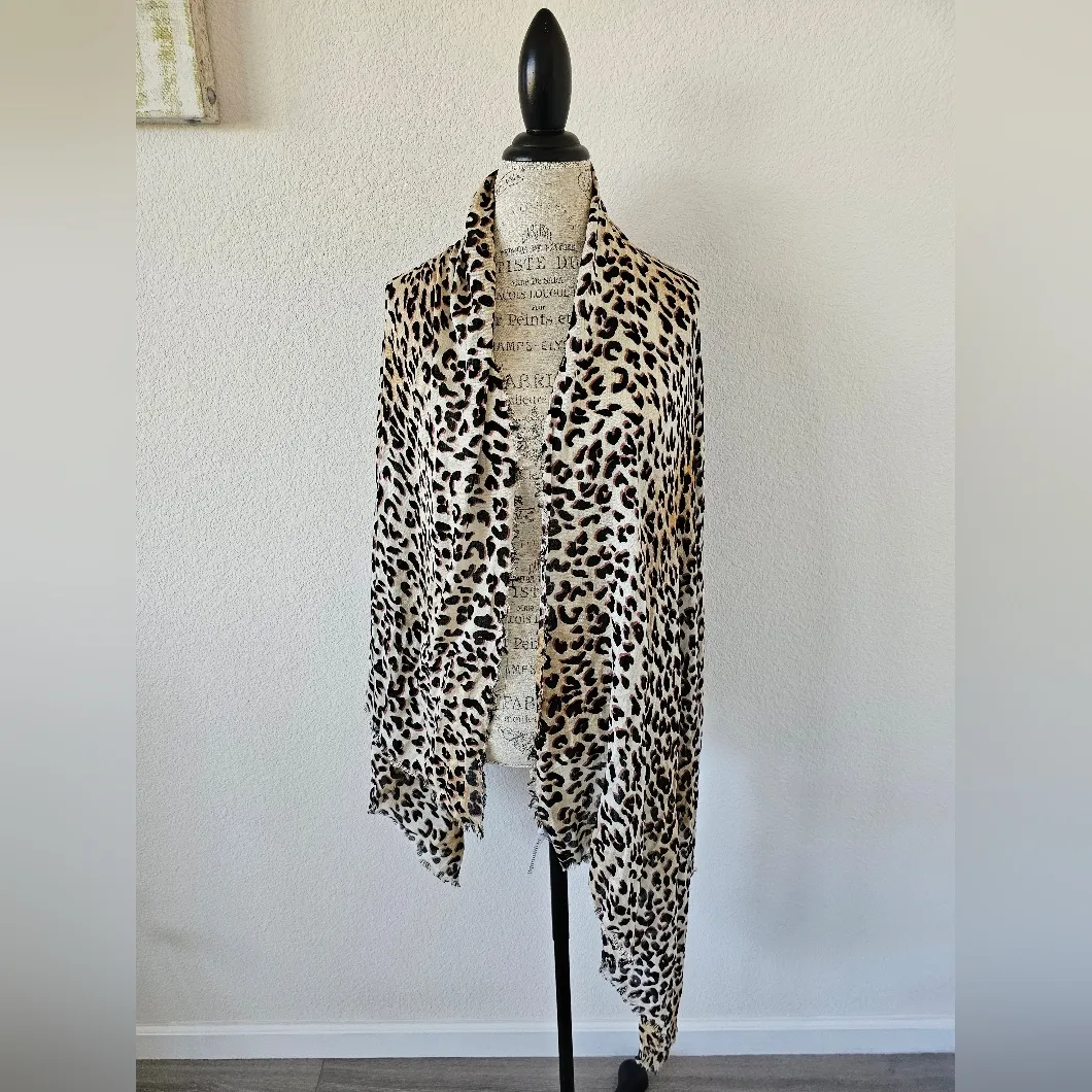 Nordstrom Cheetah Leopard Print Shawl Scarf - Image 3
