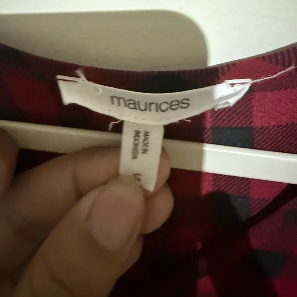 🎄Maurices Red and Black Plaid Shirt with smocked sleeve - Image 4