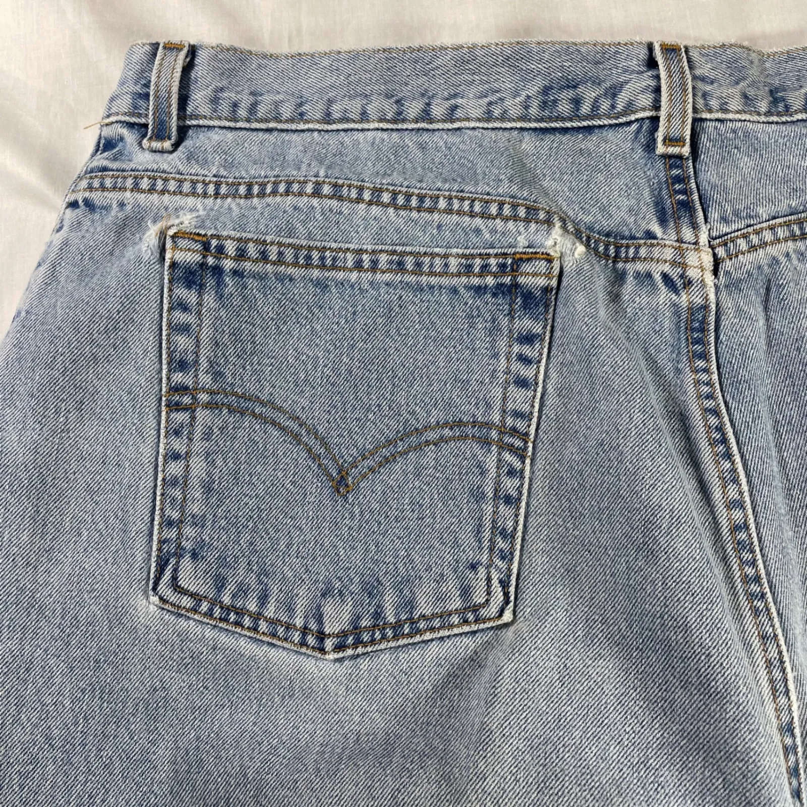 Vintage‎ Levi's 550 Jeans Women's 24W USA Relaxed Tapered Light Wash Distressed - Image 6