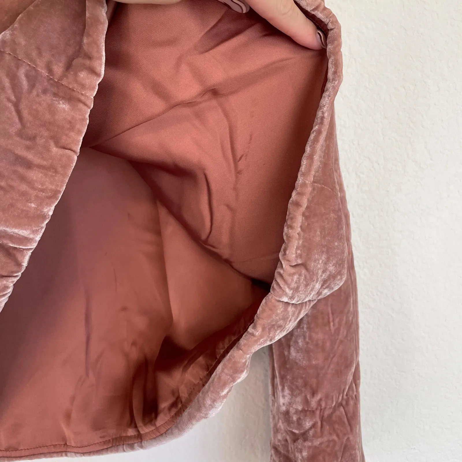 TELA Tortellino Dusty Rose Pink Quilted Velvet Long Sleeve Top - Image 9