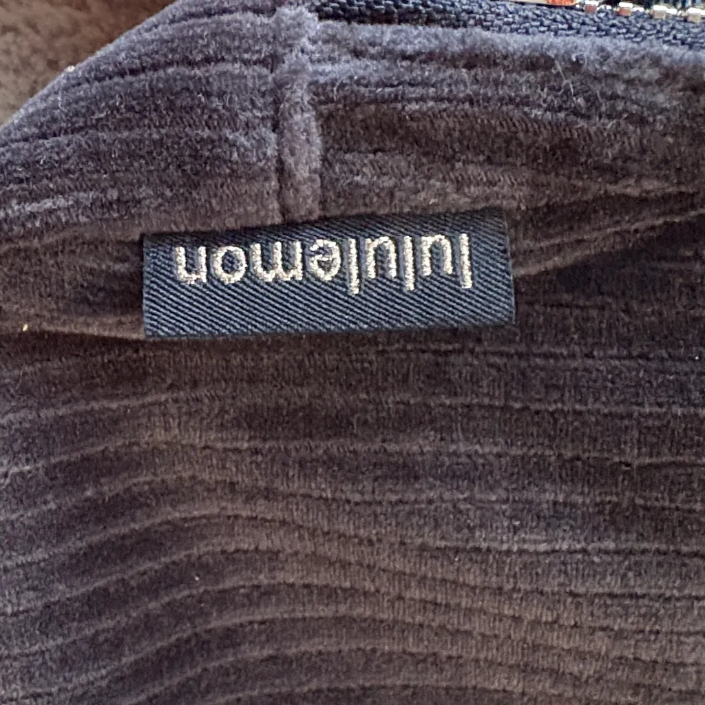 NWT lululemon athletica Corduroy Belt Bag 1L in True Navy - Image 6