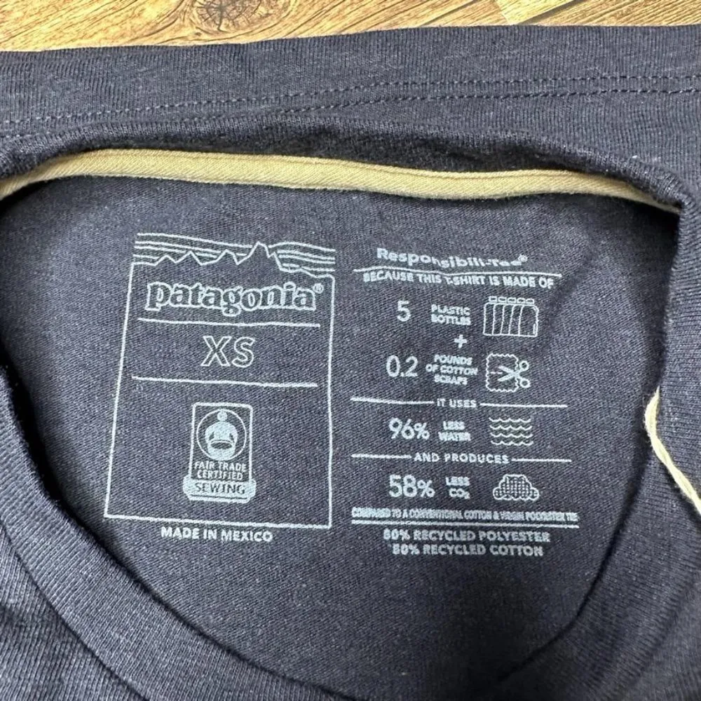 Women's Ridge Rise Stripe Pocket Responsibili Tee NWT Size XS (Navy) - Image 11