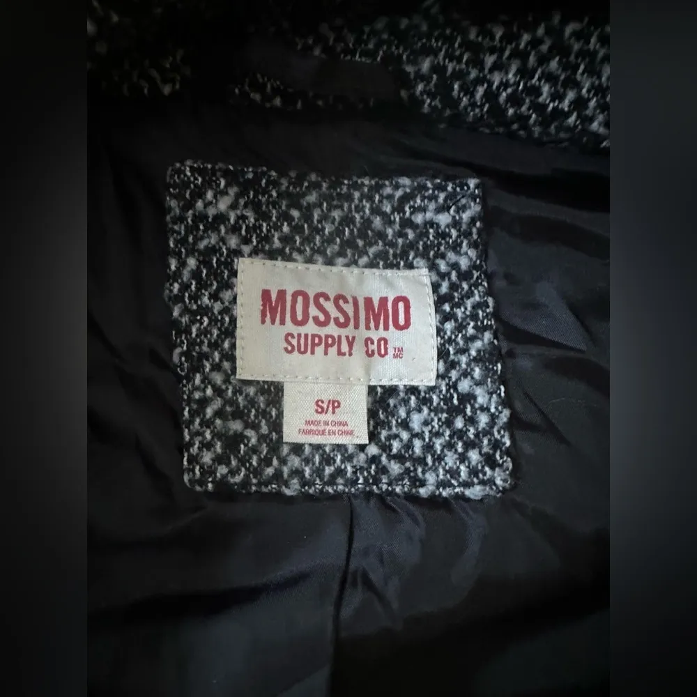 Mossimo Supply Co. Winter hooded vest size S Small Faux Fur Accents - Image 3