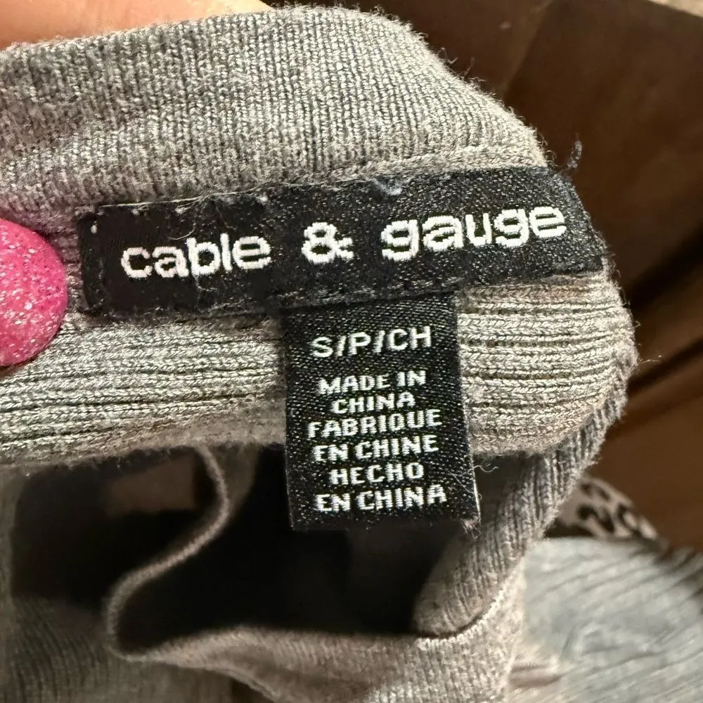 Cable and Gauge Women's Long Sleeve Gray Top Size Small Petite - Image 4