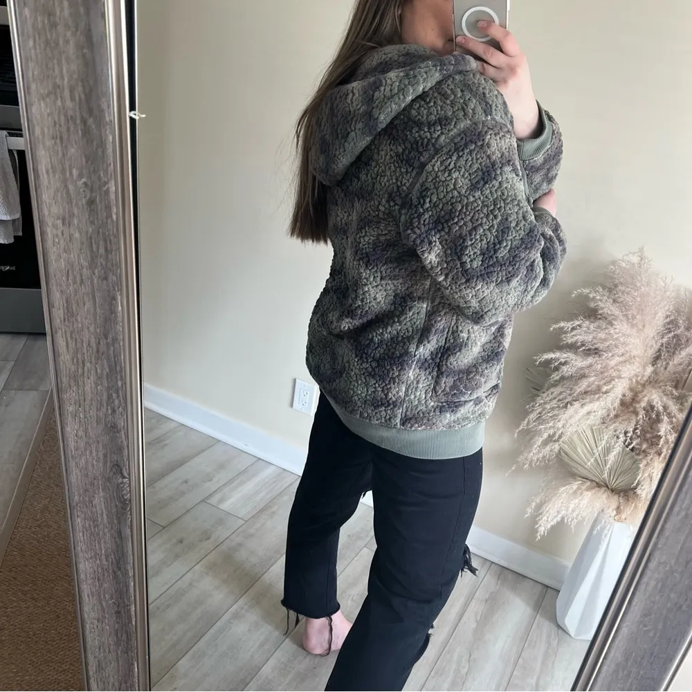 camo Sherpa zip up jacket - Image 3