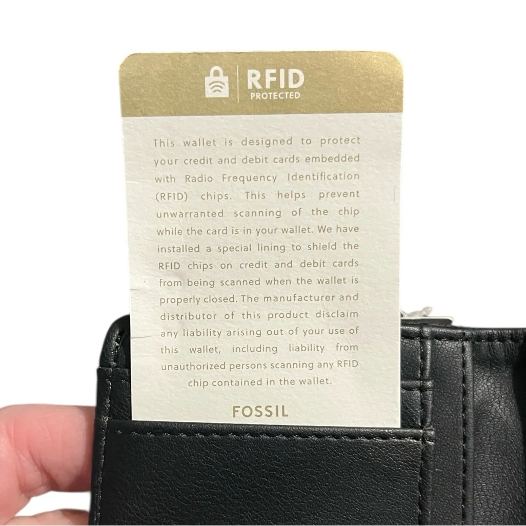 Fossil Logan RFID Small Bifold Wallet - Leopard Print Polyurethane-Coated Fabric - Image 6