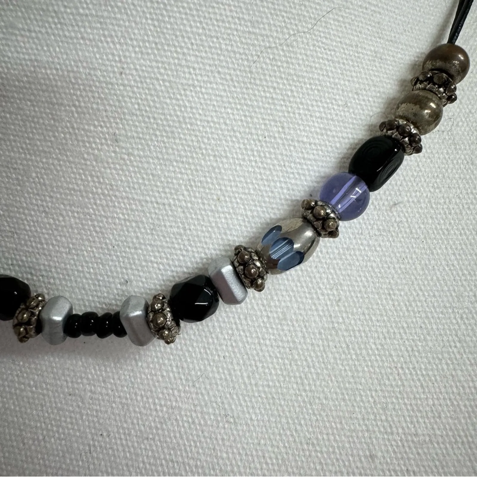 Silver Tone Blue Glass Beaded Leather Strap Necklace Womens Handmade Jewelry - Image 4