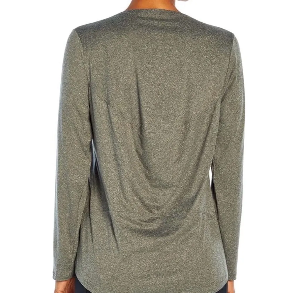 NWT Yobha Heather Grey Round Neck Long Sleeve Tee Activewear Sz M Poly Blend Size M - Image 3