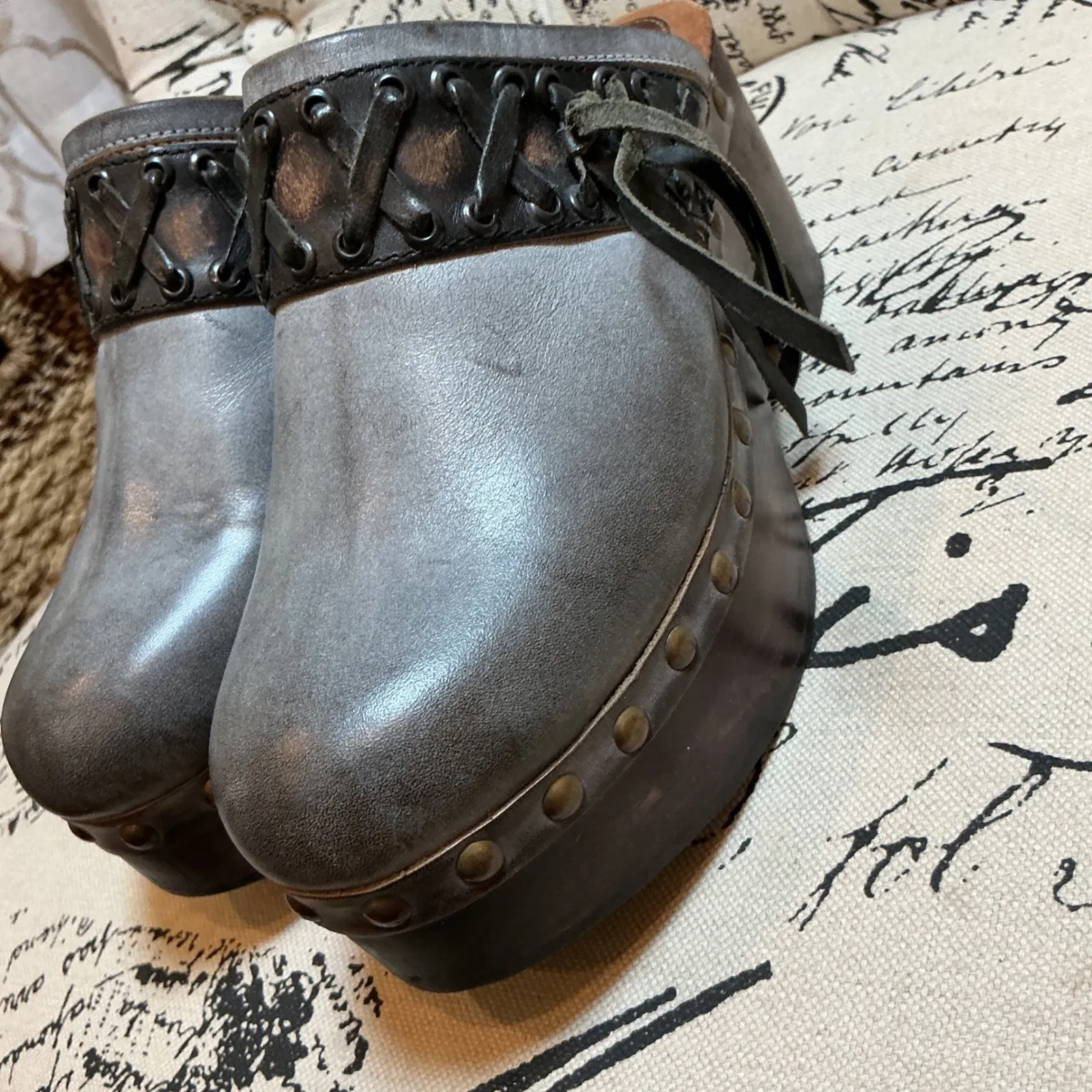 Freebird Woodstock Platform Clogs Wood Heel Leather Lace Up Gray Size 9 - Image 4