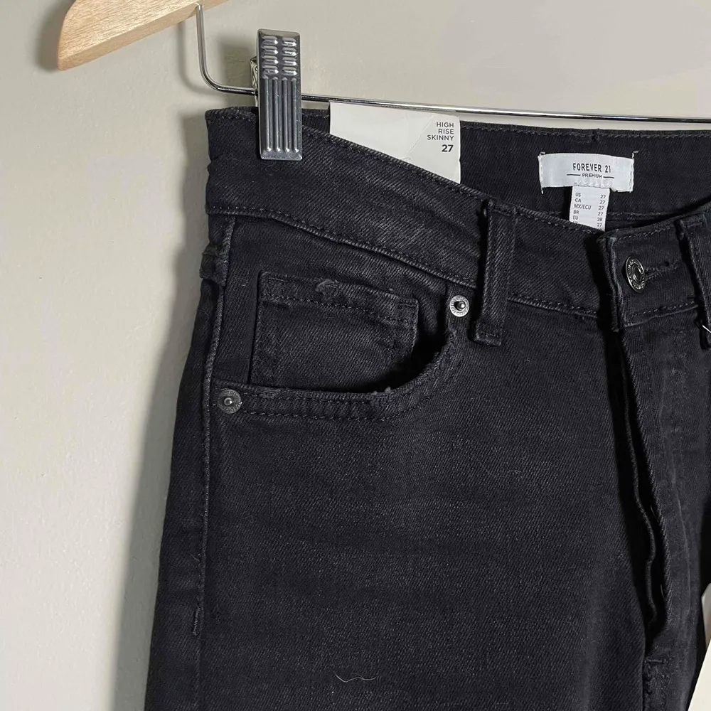 New Forever 21 Women's Grunge Black Distressed High-Waisted Skinny Jeans Size 27 - Image 3