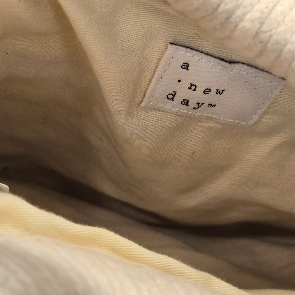 Beachy Boho Woven Ocean Blue Purse with Wooden Handles - Image 6